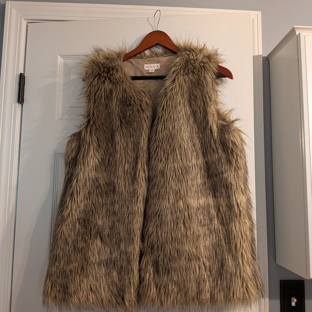 Merona Faux Fur Vest in Beige and Light Brown